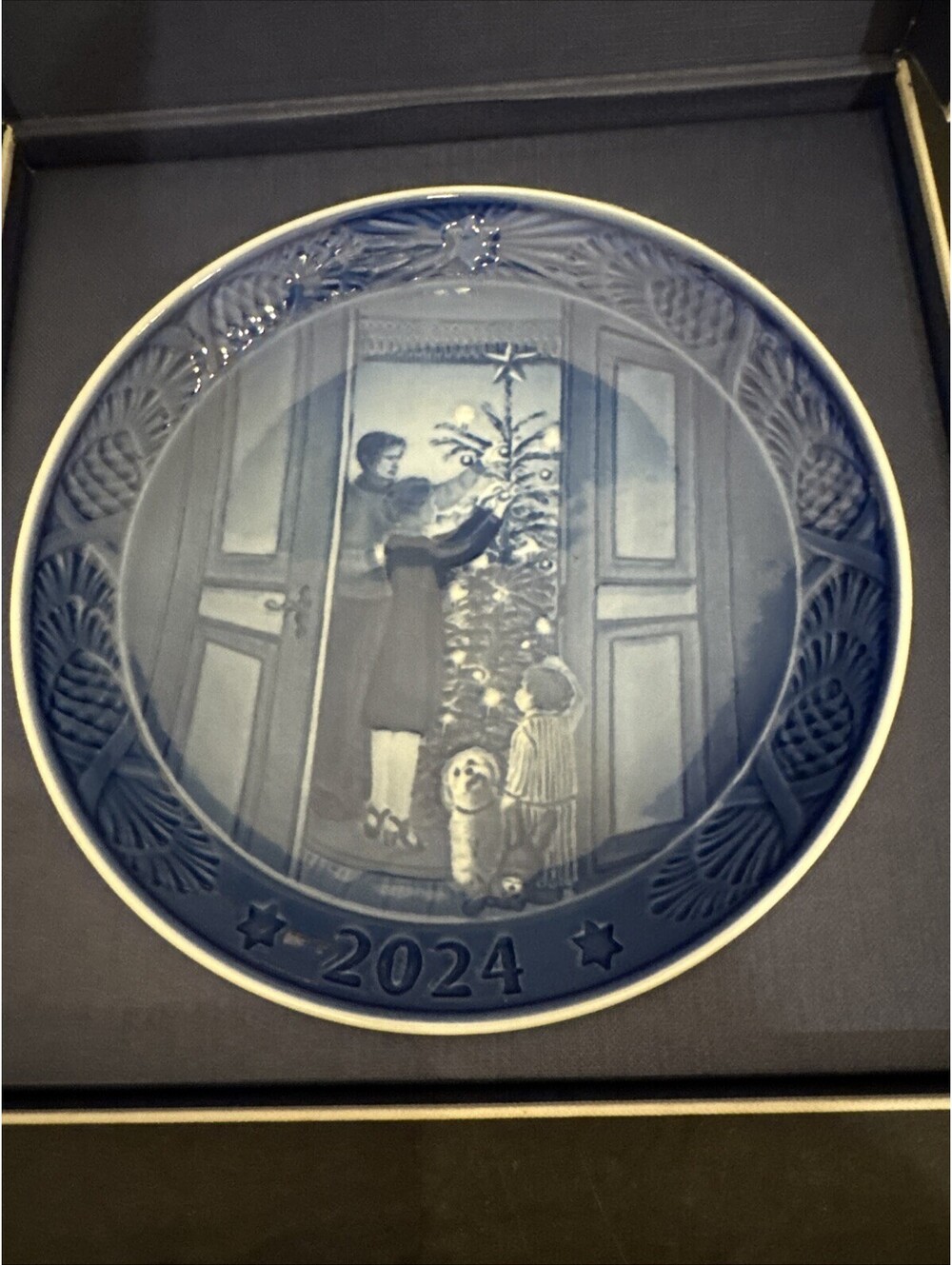 Royal Copenhagen 2024 Christmas Plate – Christmas Anticipation NIB 7” Wide